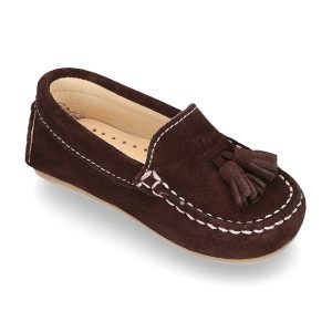 Mocasín Borlas ante café