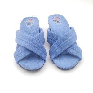 Zapatilla Abierta Para casa con tiras cruzadas y cuña en el talón