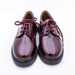 Zapato en napa piel con cierre de cordones de la marca Hamiltom